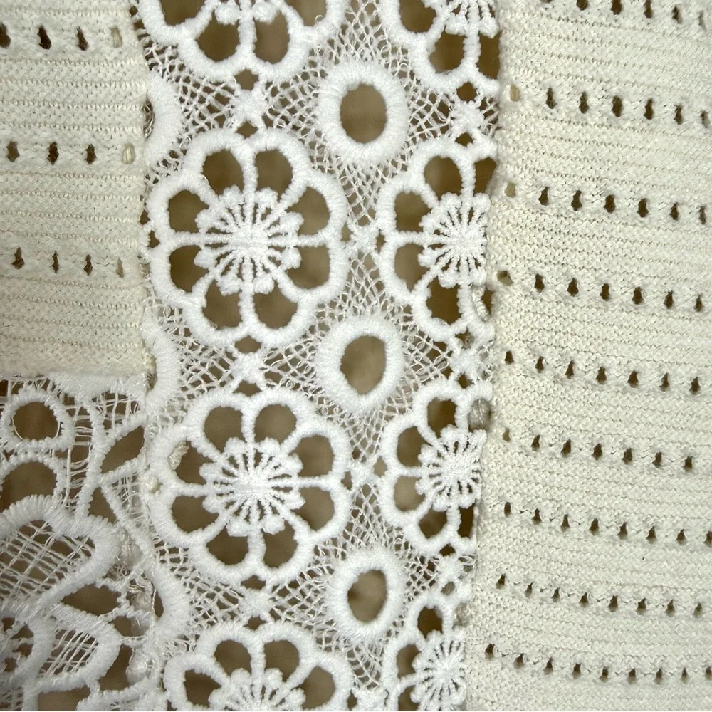 FRENCH CONNECTION Women Small Textured White Knit V-Neck Sweater Generous Sizing - Picture 14 of 16